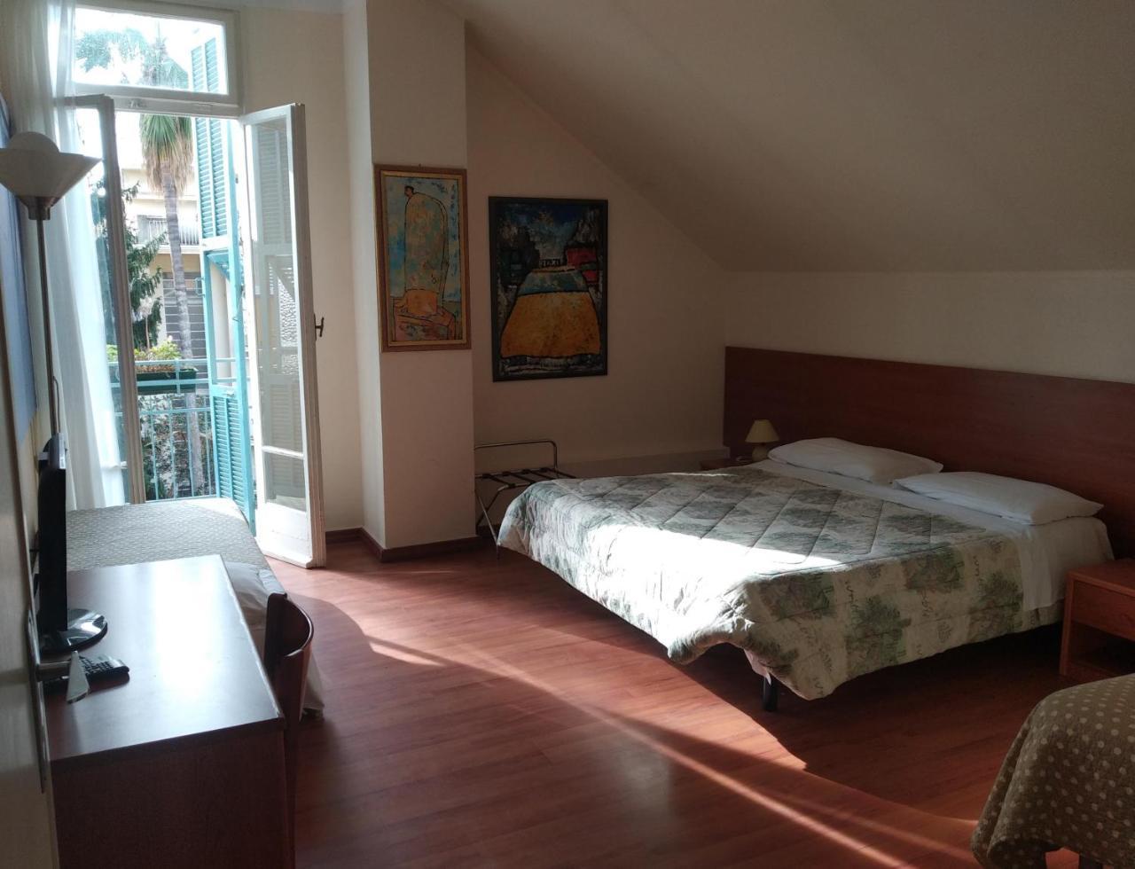 Hotel Lucciola Bordighera Esterno foto