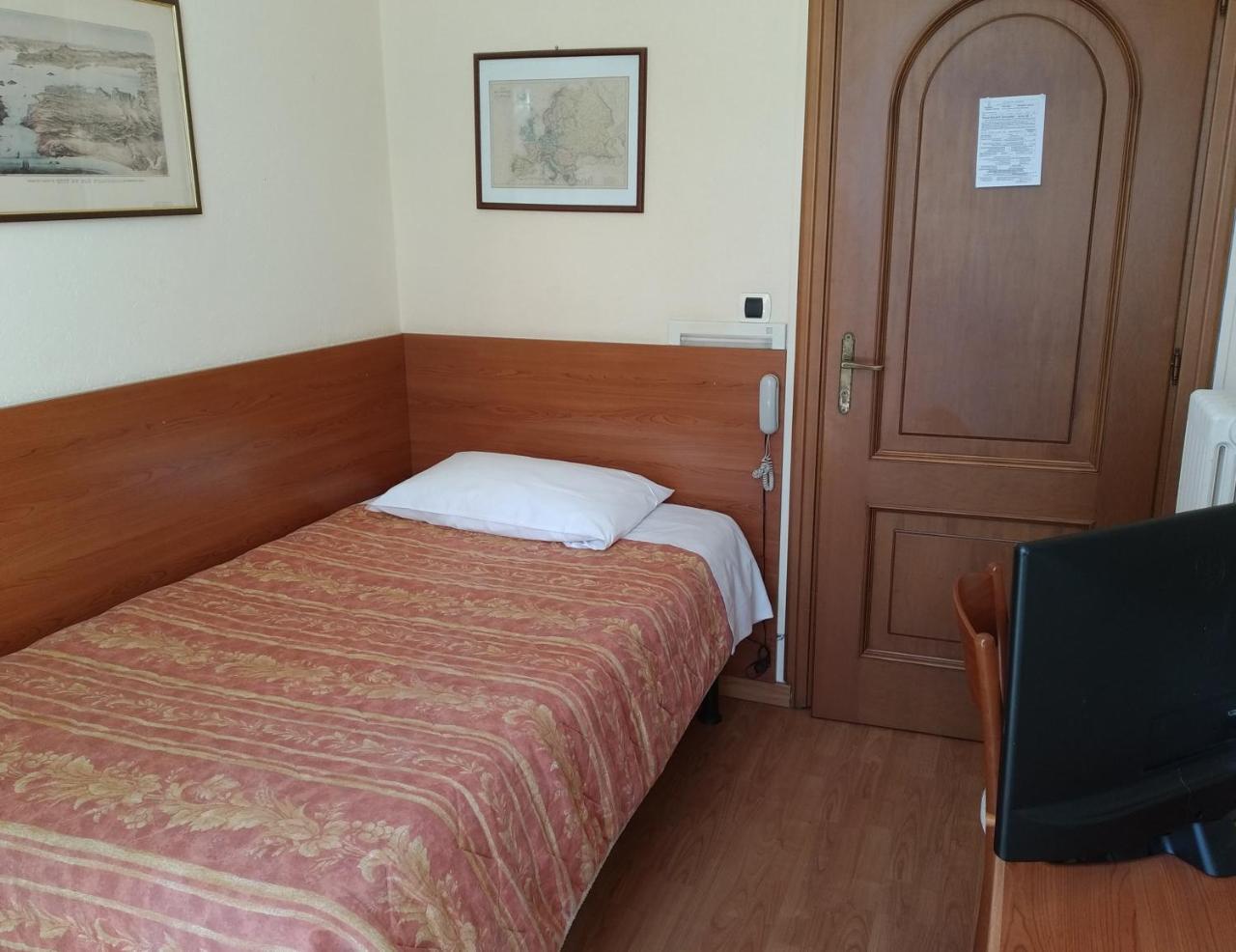 Hotel Lucciola Bordighera Esterno foto