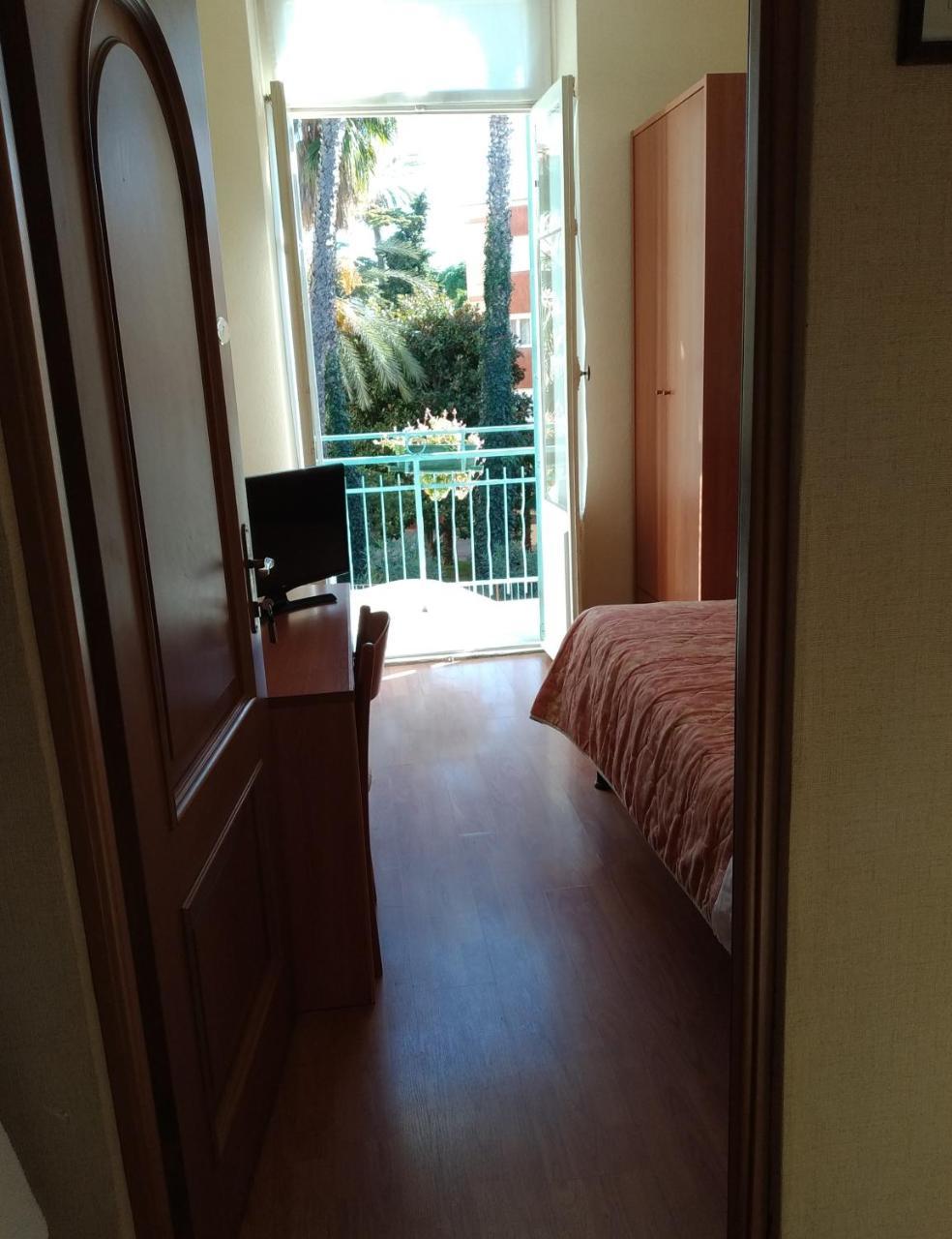 Hotel Lucciola Bordighera Esterno foto